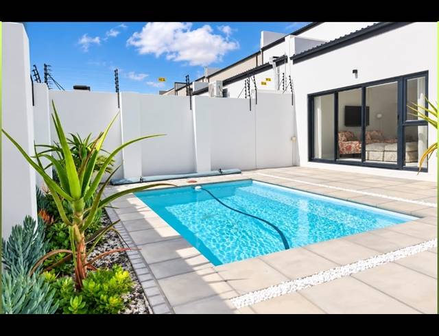 4 BEDROOM FREEHOLD FOR SALE IN SANDOWN ESTATE